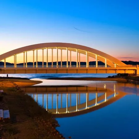 With Terrace And Pool Apartamento Sainte-Maxime