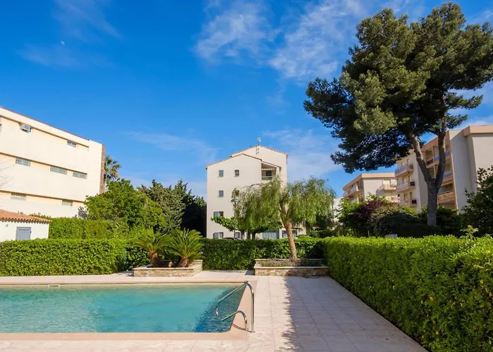 With Terrace And Pool Sainte-Maxime