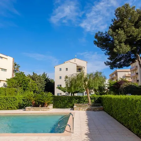 With Terrace And Pool Sainte-Maxime